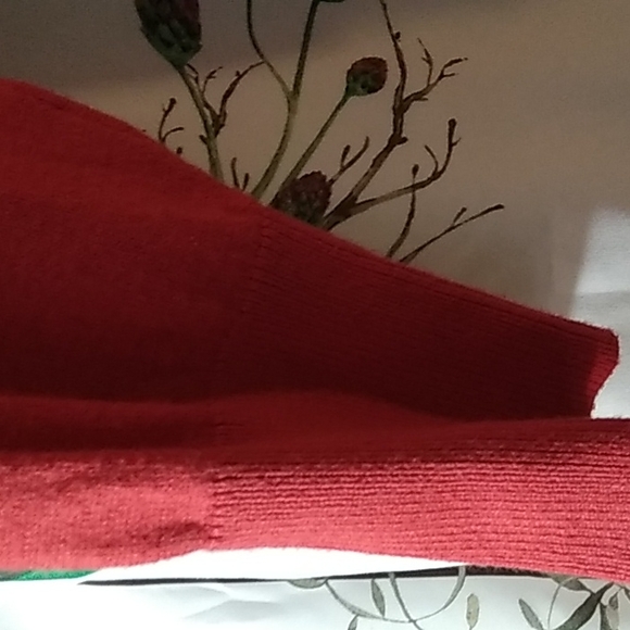 BOYFRIEND RED SWEATER - Picture 6 of 7